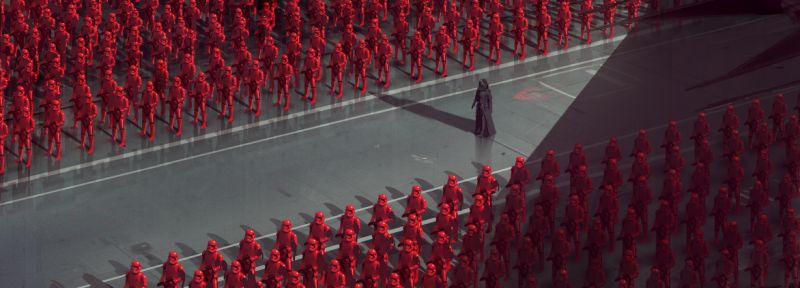 Kylo Ren يتجول في الحظيرة المليئة بـ Sith Troopers في قطعة من مفهوم الفن من 