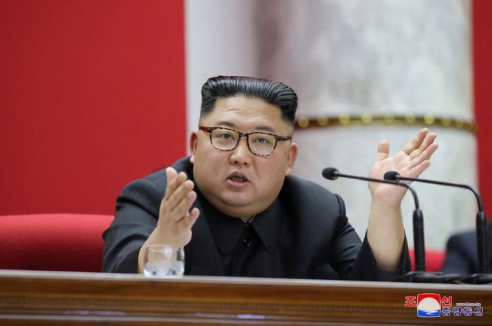 زعيم كوريا الشمالية كيم جونغ أون يحضر الاجتماع العام الخامس للجنة المركزية السابعة لحزب العمال الكوري (WPK) في هذه الصورة غير المؤرخة التي تم نشرها في 31 ديسمبر 2019 من قبل وكالة الأنباء المركزية الكورية الشمالية.